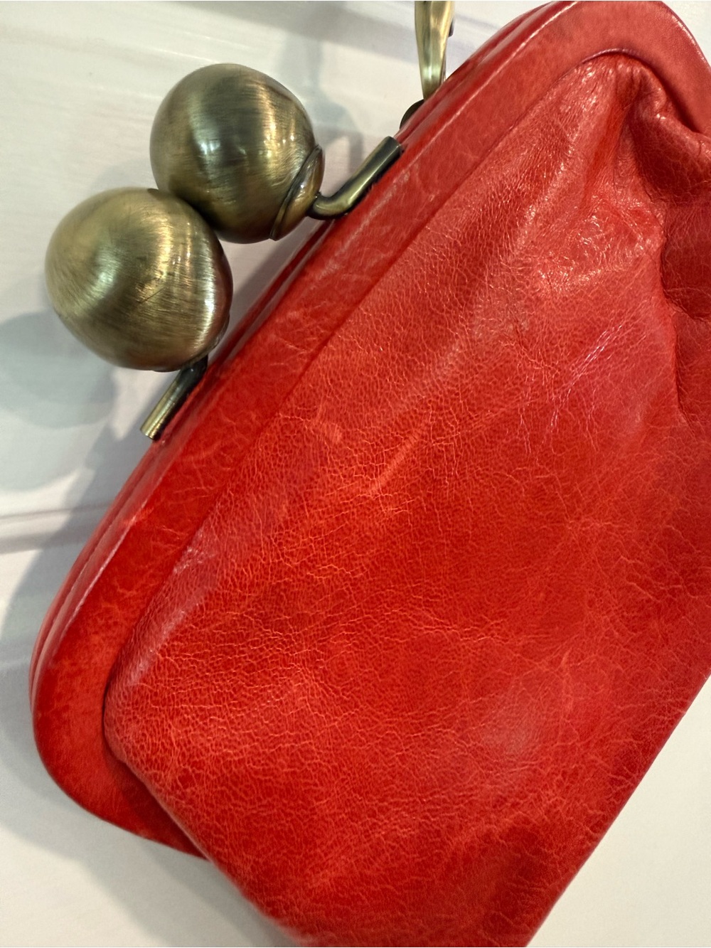 Trina Turk Red Leather Gold Kiss Lock Clutch Wristlet Oversized Ball Closure - Picture 2 of 11
